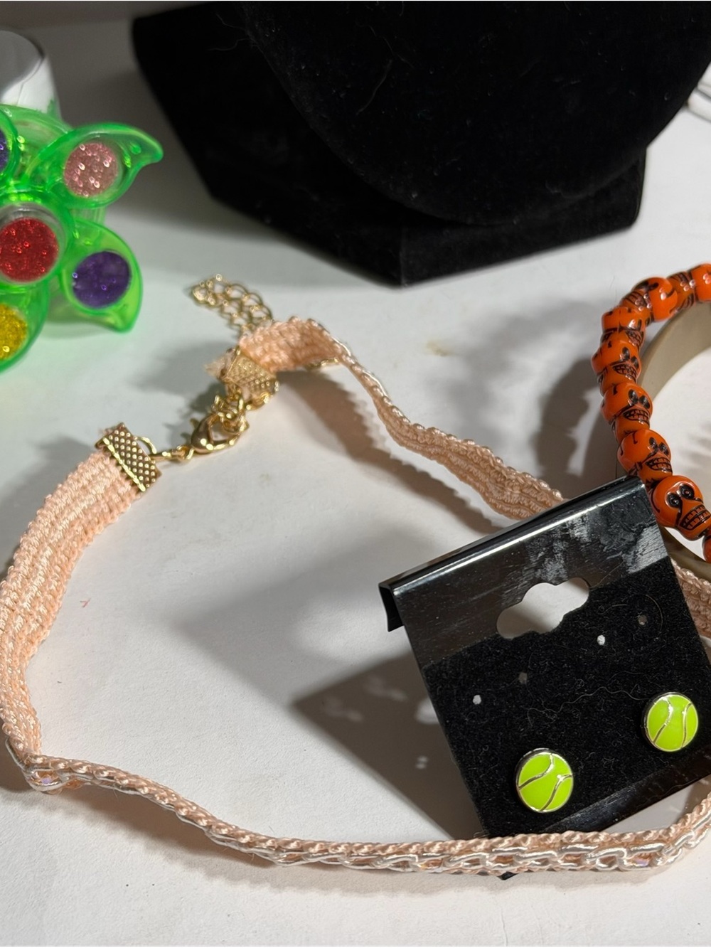 Girls Tweens Jewelry Lot Colorful Chokers Bracelets Keychains Loads of Fun - Picture 2 of 6